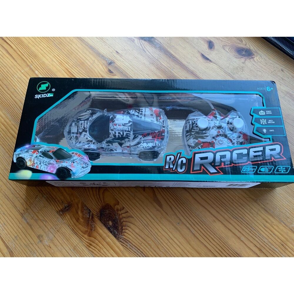 NIB Skidz RC Wireless Remote Controlled Light-up Racer car w/ LED lights NEW